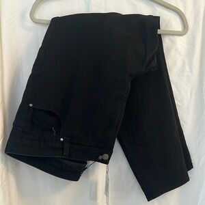 Seine Mid Rise Rise Skinny Jeans 27 Inch
Jet Black. Size 18. NWT
